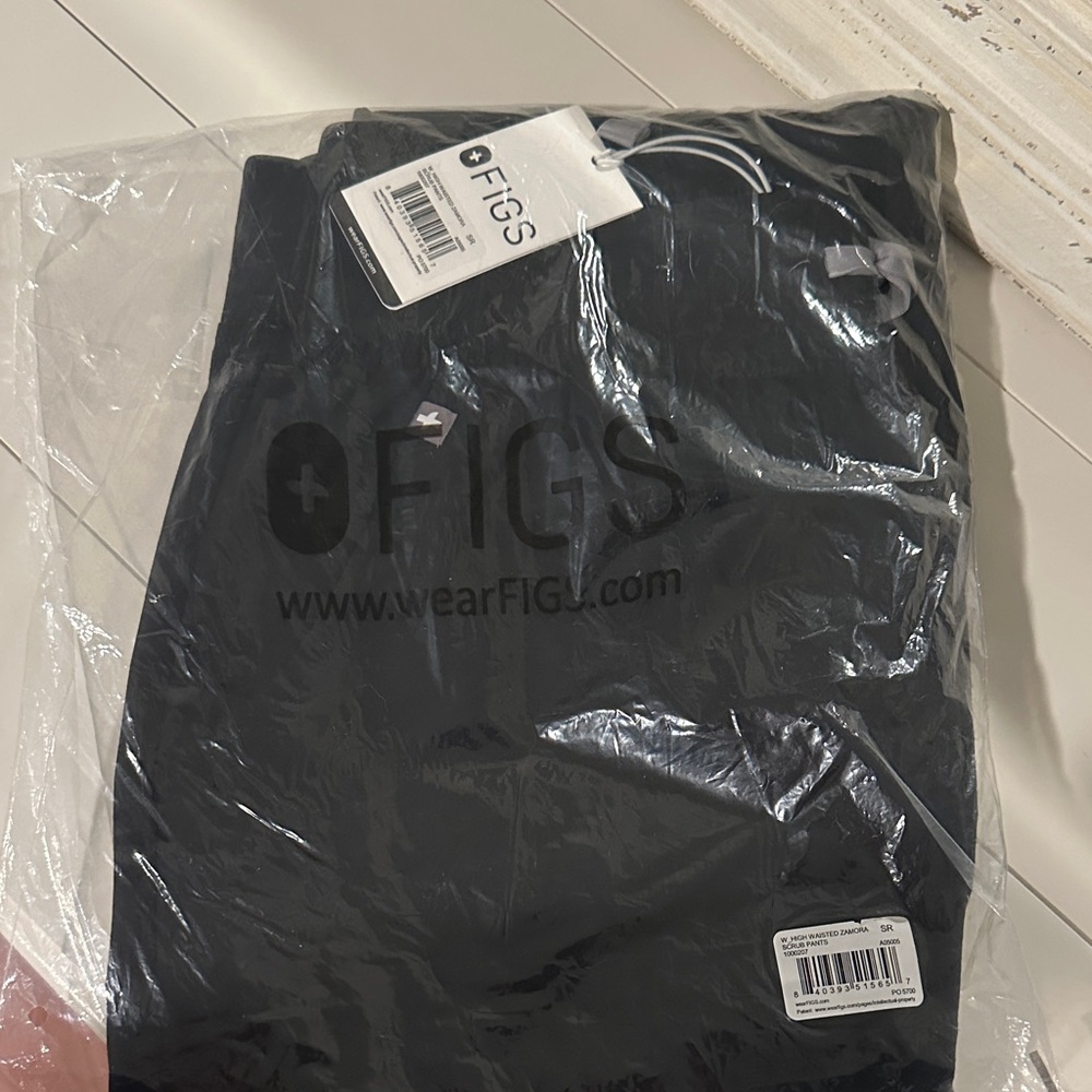 Figs Charcoal Scrub Pants